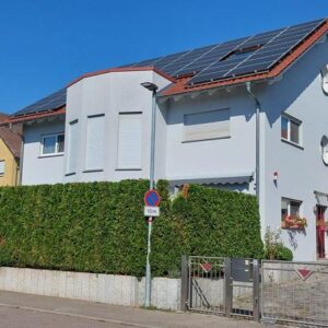 Stadtvilla mit Wellnessbereich, Einliegerwohnung und Doppelgarage in Kornwestheim