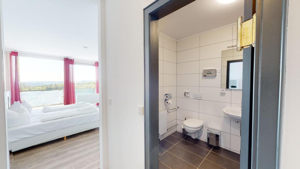 Sonnige Doppelzimmer mit herrlicher Aussicht für monatliche Vermietung – Bild 4