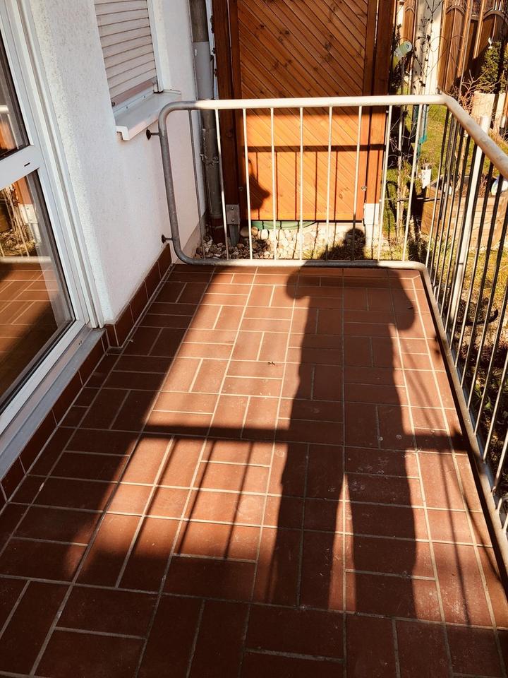 Sehr schöne 2- Zimmer Terrassenwohnung mit Garten – Bild 4