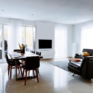 Toll geschnittene, helle Wohnung mit Südbalkon