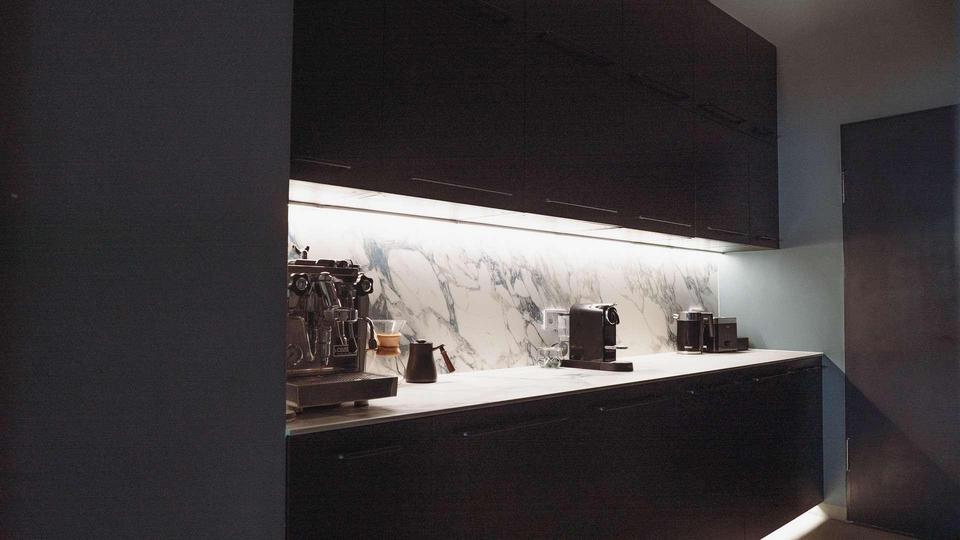 Vielfältige Fläche in Top-Lage von Berlin - Moderne Studio-, Laden-, oder Bürofläche – Bild 11