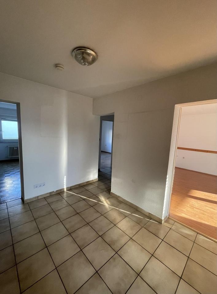 Helle 4-Zimmer Wohnung mit Balkon und Garage in Metzingen – Bild 8