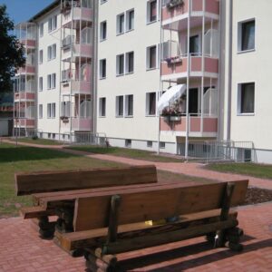 3 RW 60 qm 293€ kalt/396€ warm Balkon