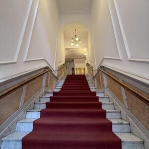 exklusiver und moderner Altbau nähe Gedächtniskirche, Gäste WC, Parkett, hochwertig möbliert