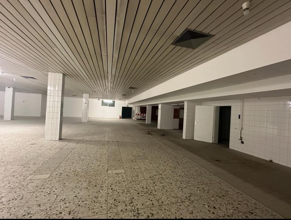 Ehemaliger Supermarkt 758m² Gewerbe für Fitness Freizeit Lager Einzelhandel Vereinsheim Sporthalle – Bild 2
