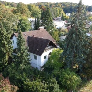 Großzügiges Ein-/Zweifamilienhaus in Toplage von Seeheim – VON PRIVAT