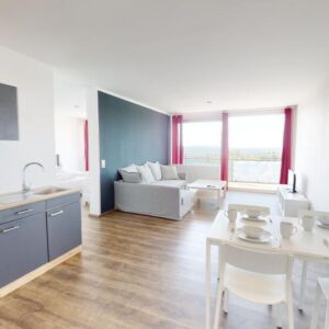 Sonnige Doppelzimmer mit herrlicher Aussicht für monatliche Vermietung