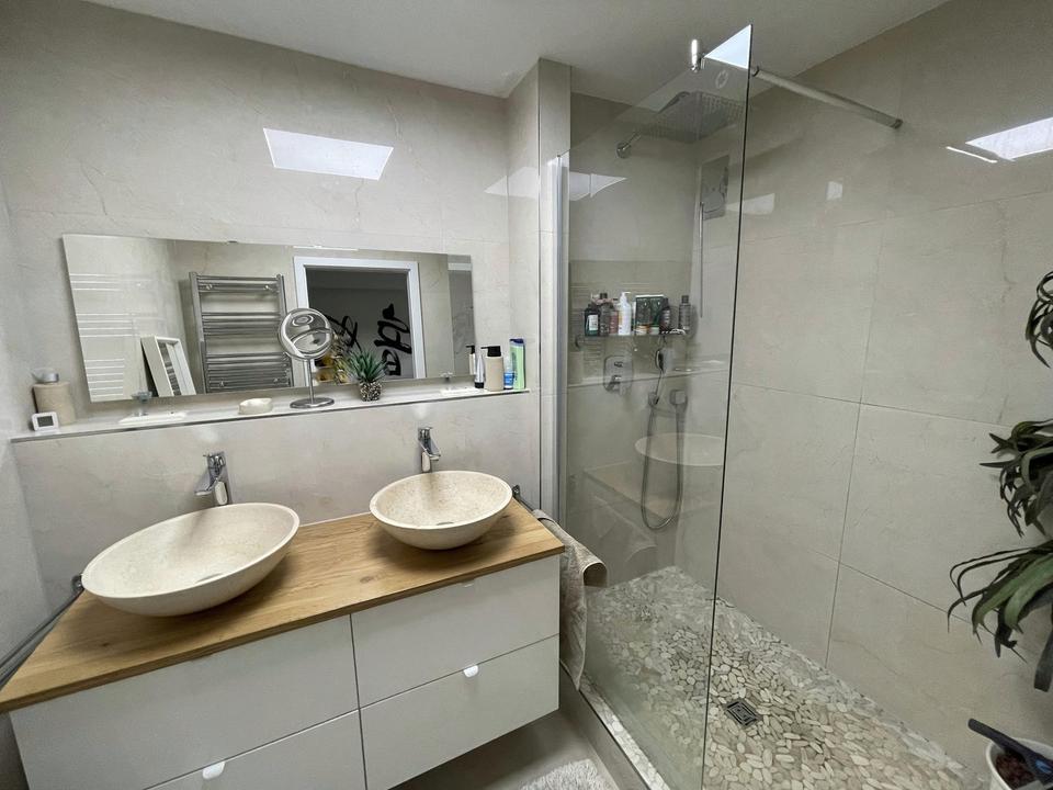 Top modernisierte 4 Zimmer Wohnung am Stadtrand mit super Aussicht, provisionsfrei – Bild 4