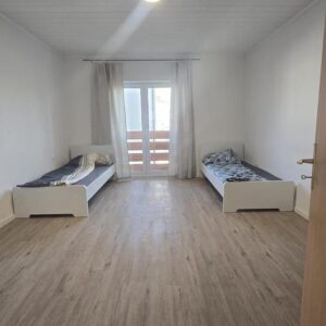 Mehrfamilienhaus/WG/Pension im Herzen von Dingolfing, Monteurunterkunft