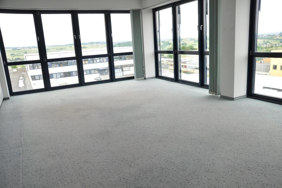 Mit Weitblick in modernsten Räumen arbeiten – Bild 5