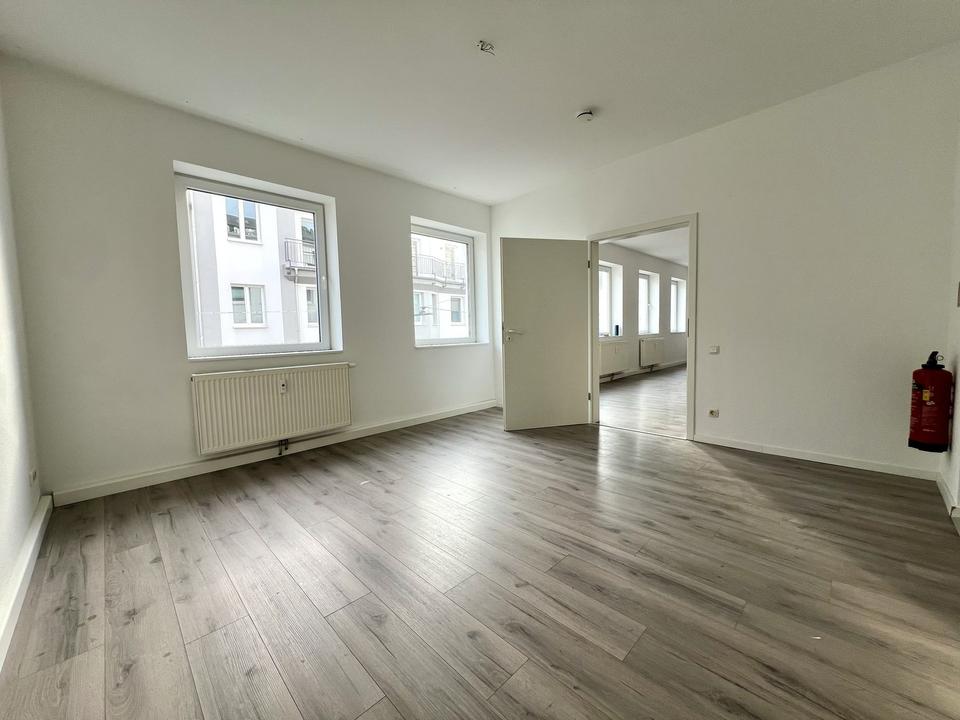 Barrierefreie Praxis-/Gewerbefläche mit 255 m², großer Terrasse, 3 Badezimmern – ab sofort!