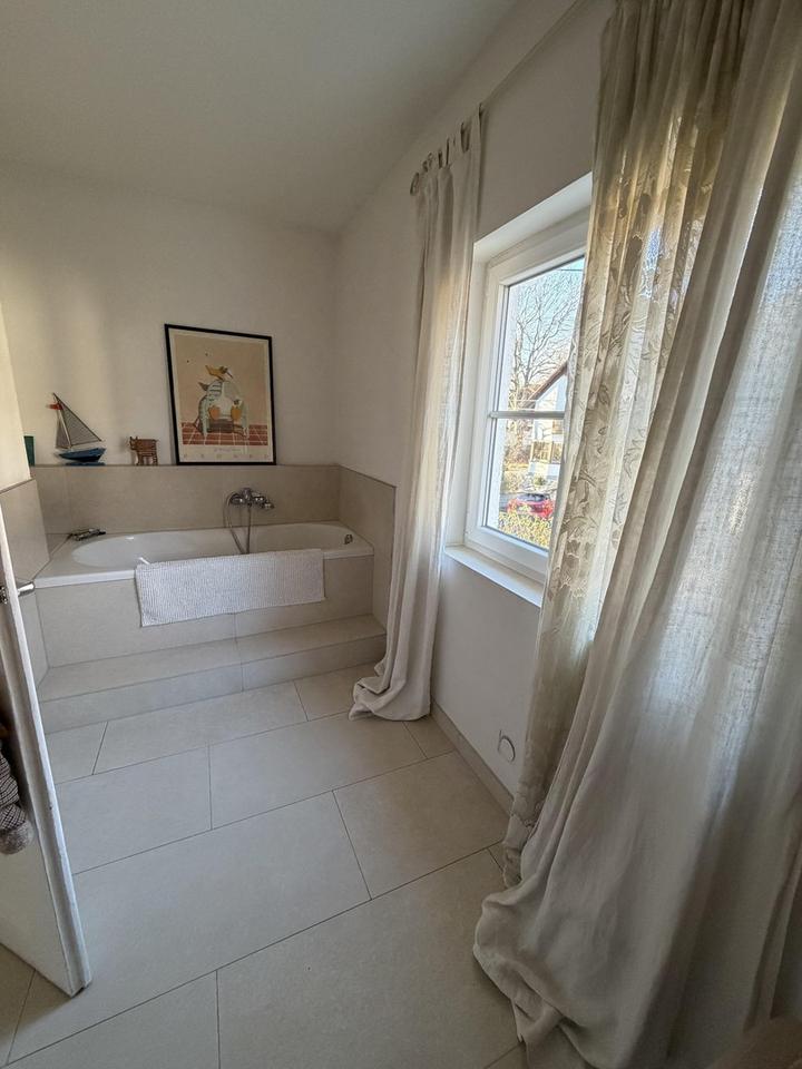 Traumhaftes Landhaus mit idyllischem Garten am Wörthsee – Bild 10