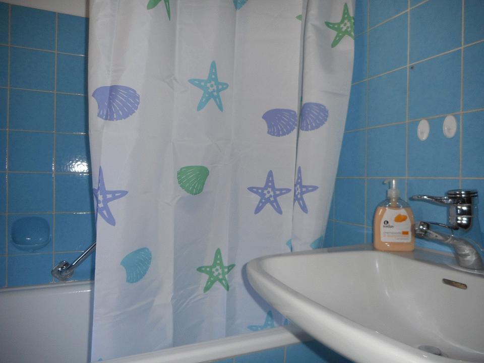 ++ Schöne, helle 3 Zimmerwohnung mit riesigem Balkon und Garten + + – Bild 6