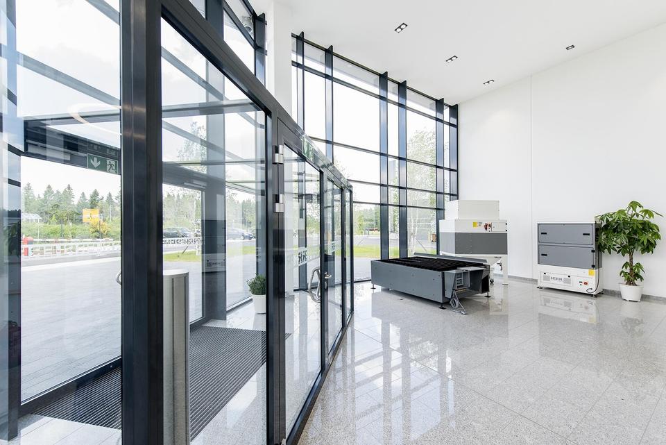 Moderne Praxis / Büros mit Gewerbehalle zu vermieten – Bild 4