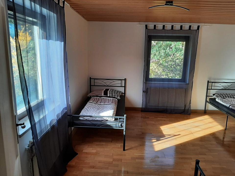 Voll möblierte Monteurzimmer zum Vermieten – Bild 2