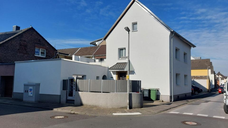 Zweifamilienhaus mit 2 Wohnungen PV-Anlage Wärmepumpe – Bild 2