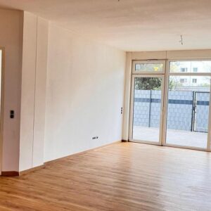 *Zwei Wohnungen u. 5x Stellplätze - Eigennutzer o. Kapitalanleger*