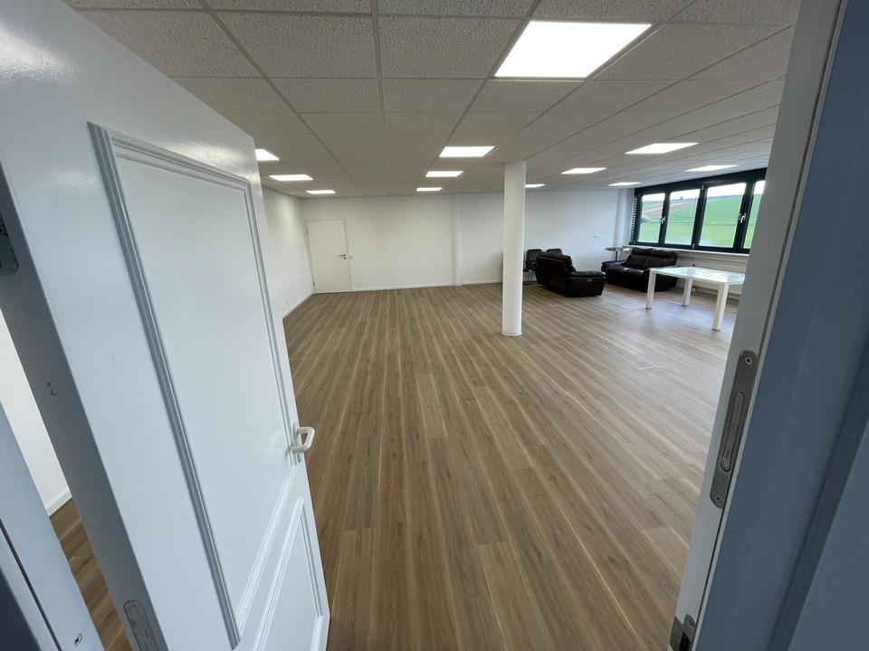 Büroflächen ab 15m², einzelne Büors anmieten o.ganze Etage+Teeküche +Internet (+Stellplätze+Lager) – Bild 21