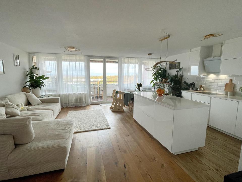 Top modernisierte 4 Zimmer Wohnung am Stadtrand mit super Aussicht, provisionsfrei