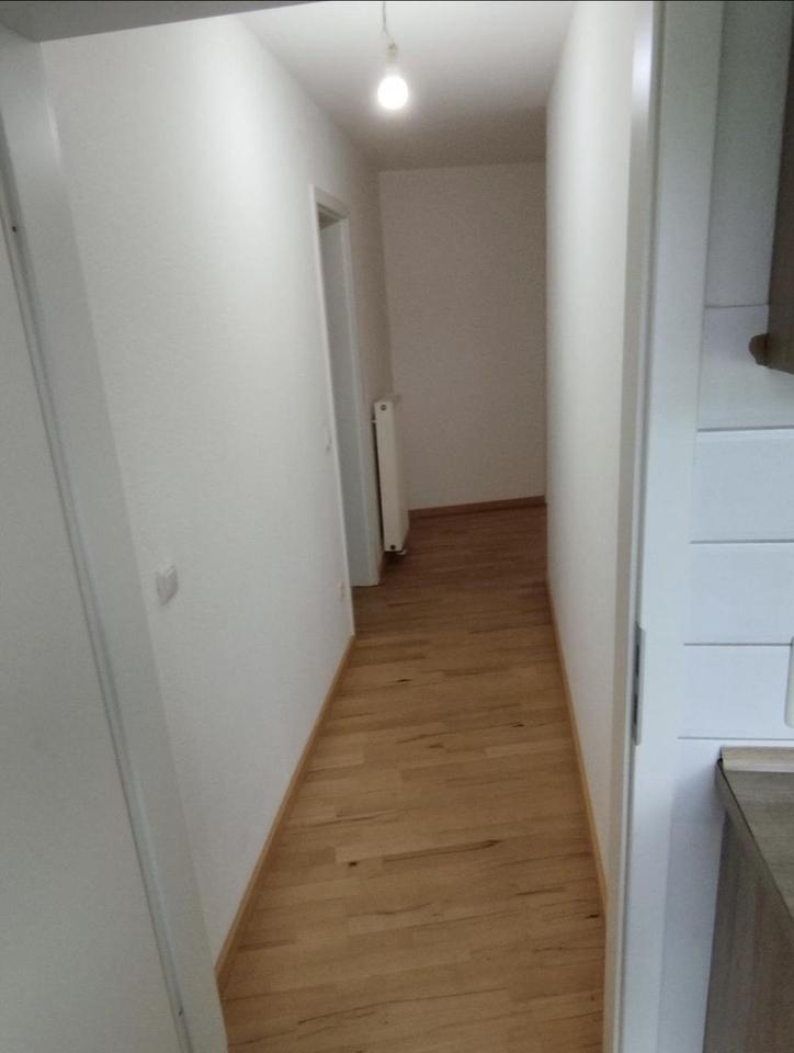 Schöne gemütliche ruhige 2 Zimmer Dachgeschoss Wohnung – Bild 2