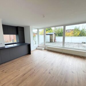 3,5-Zimmer ETW mit großer Dachterrasse, Erstbezug nach Sanierung, inkl. TG-Stellplatz, ohne Courtage