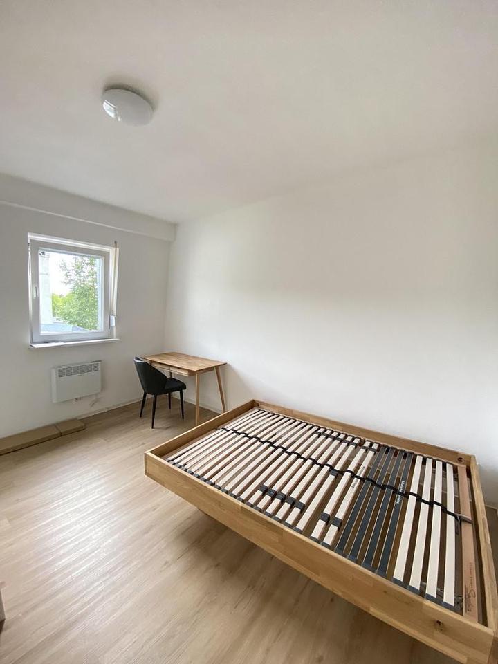 Zentral & Grüne Aussicht: Kernsanierte 3-Zimmer-Wohnung mit Einbauküche & Garten – Bild 5