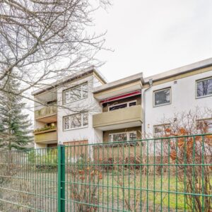 Erstbezug nach Kernsanierung: ruhige 3-Zi-Wohnung (92 m²) mit Balkon & TG-Stellplatz in Wannsee