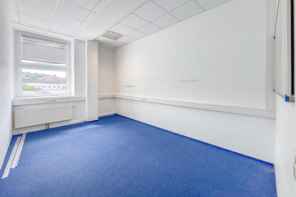 BÜRO – 270 m² – 7 BÜROS – 2 BESPRECHUNGSRÄUME – KÜCHE – LASTENAUFZUG – STELLPLÄTZE – TOP AUFGETEILT! – Bild 2