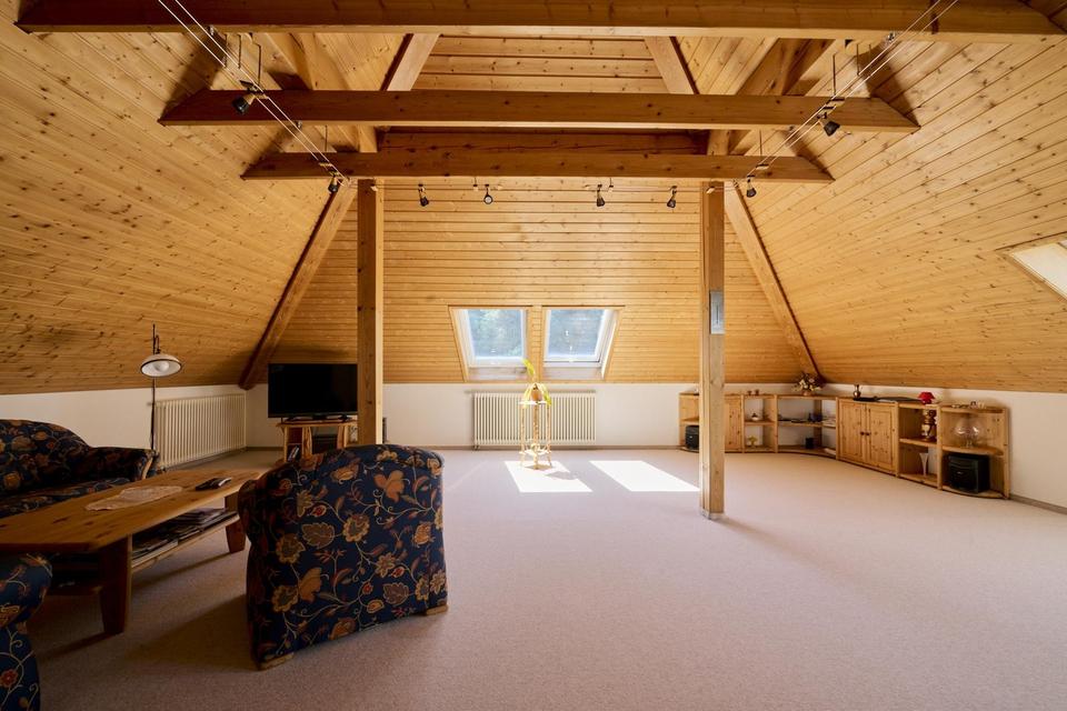 Großzügiges Einfamilienhaus auf traumhaft schönem Grundstück – Bild 17