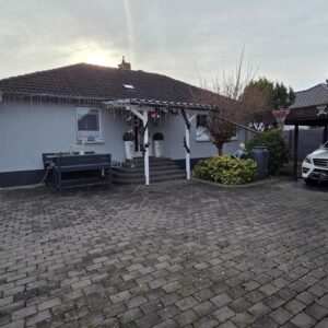 gepflegter Familienbugalow mit 6,5 Zimmern und Pool in der Wedemark