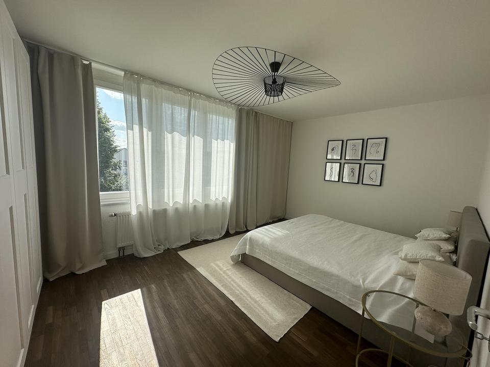 Sofort einziehen und wohlfühlen: Wunderschöne 2,5-3 Wohnung mit Balkon in toller Lage