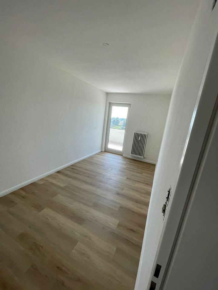 4er WG in einer 4 1/2 Zimmer Wohnung im 6. Stock – Bild 12