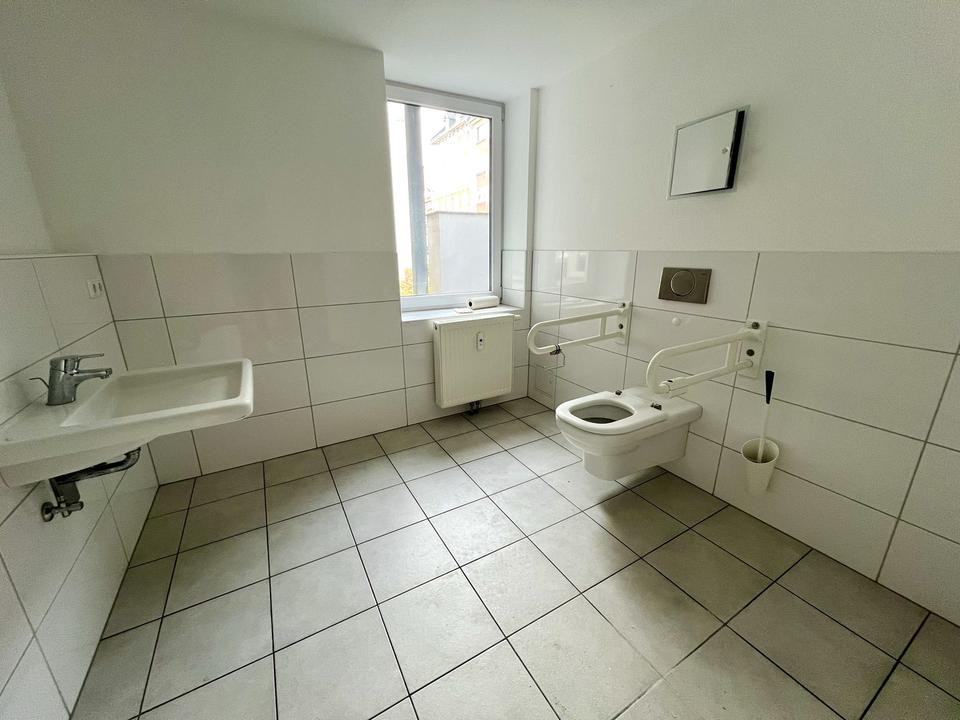 Barrierefreie Praxis-/Gewerbefläche mit 255 m², großer Terrasse, 3 Badezimmern – ab sofort! – Bild 15