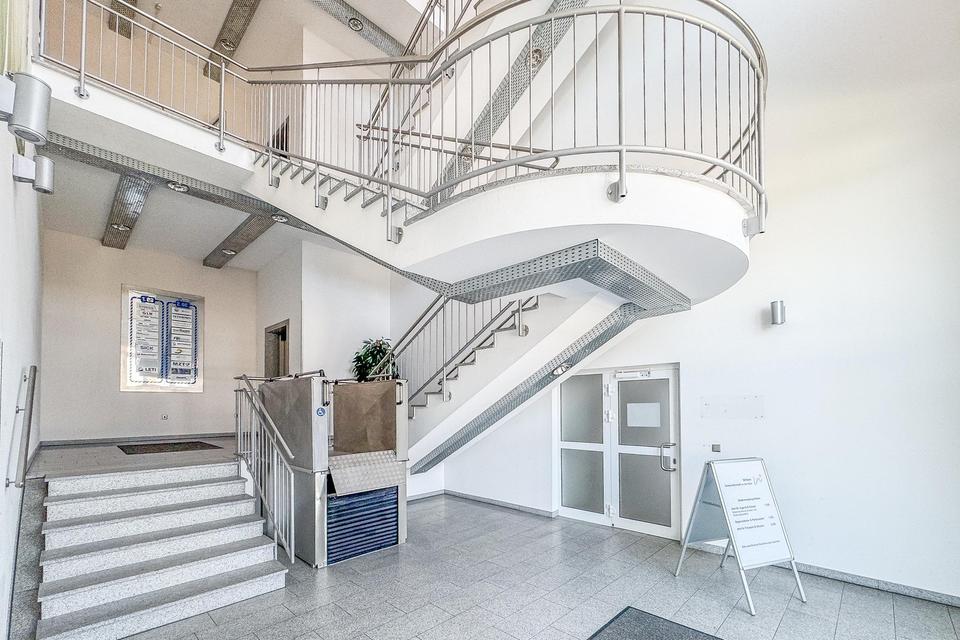 BÜRO – 270 m² – 7 BÜROS – 2 BESPRECHUNGSRÄUME – KÜCHE – LASTENAUFZUG – STELLPLÄTZE – TOP AUFGETEILT! – Bild 17