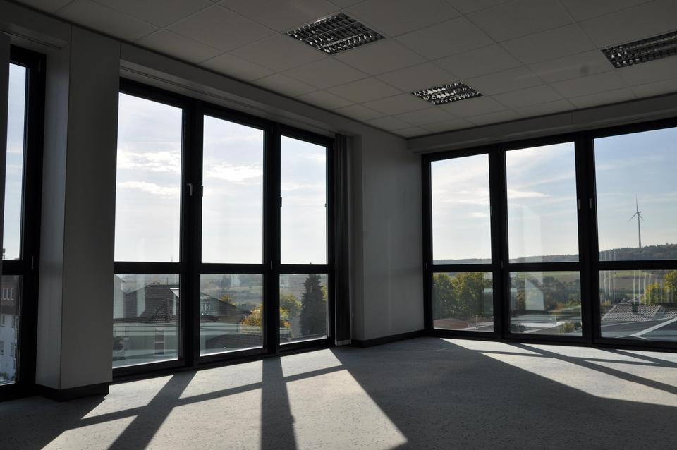 Mit Weitblick in modernsten Räumen arbeiten – Bild 6