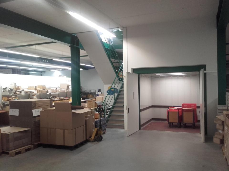 Moderne Lagerhalle, Bj.2004,2000m², 2- geschossig mit Aufzug, Rolltor und Schleuse für Be-Entladung – Bild 13