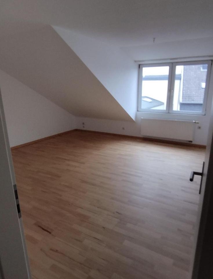Schöne gemütliche ruhige 2 Zimmer Dachgeschoss Wohnung – Bild 4