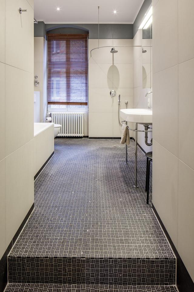 Bezugsfreie sonnige, top-sanierte 3-Zi-Altbauwhg mit Erker beim Lausitzer Platz – Bild 18