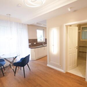 Am Kudamm stilvolle 2-Zimmer-Wohnung mit luxuriöser Innenausstattung