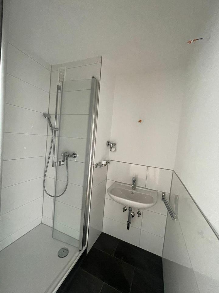 4er WG in einer 4 1/2 Zimmer Wohnung im 6. Stock – Bild 10