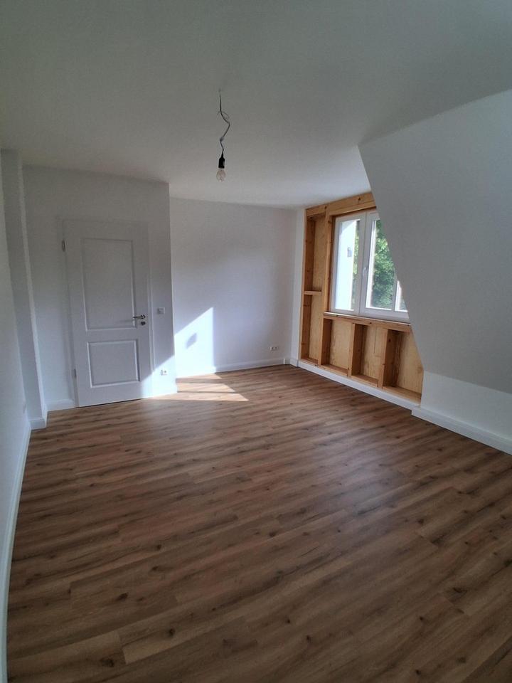 Schöne neu errichtete 3 bis 4 Zimmer-Dachgeschosswohnung mit geh. Innenausstattung und Dachterrasse – Bild 8