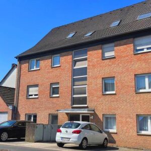 Von privat - schöne 3-Zi.-Wohnung, Paderborn Schloß Neuhaus, ruhige + tolle Lage, DG