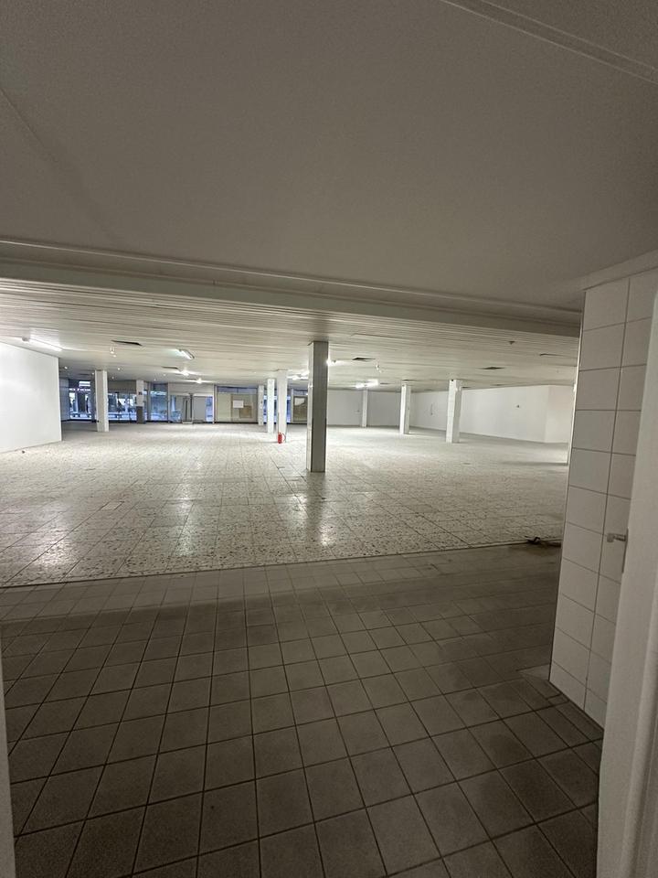 Ehemaliger Supermarkt 758m² Gewerbe für Fitness Freizeit Lager Einzelhandel Vereinsheim Sporthalle – Bild 9