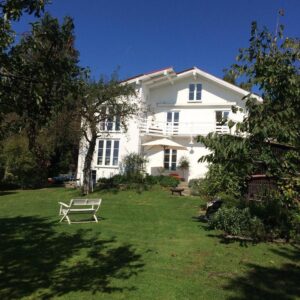 Traumhaftes Landhaus mit idyllischem Garten am Wörthsee