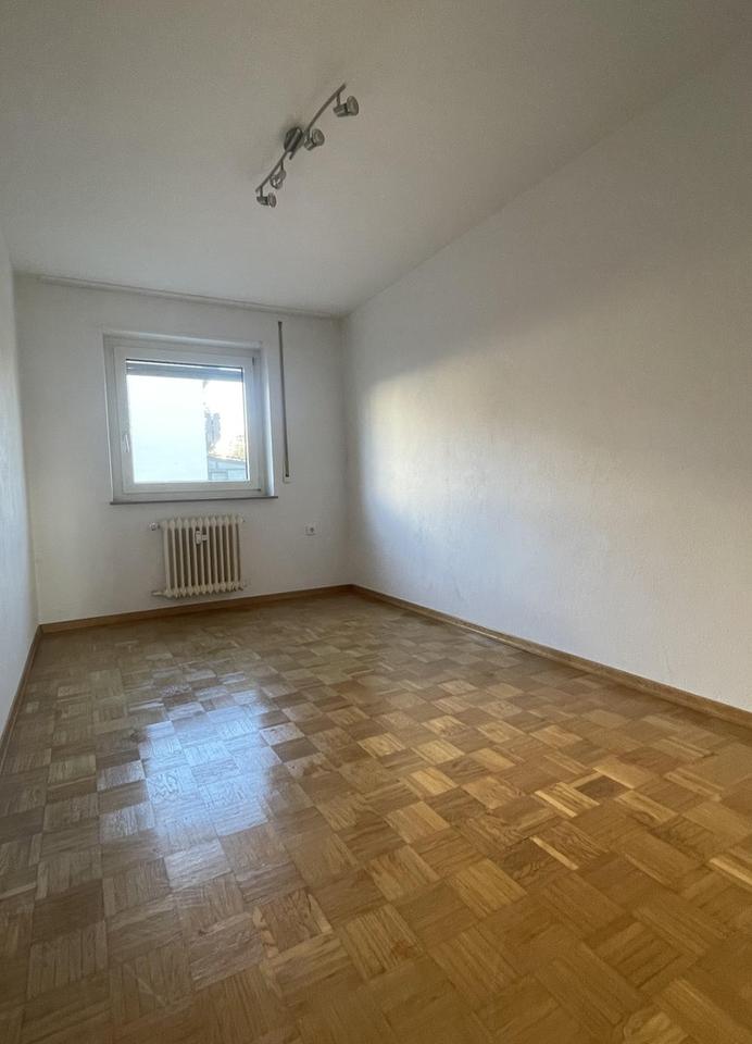 Helle 4-Zimmer Wohnung mit Balkon und Garage in Metzingen – Bild 3