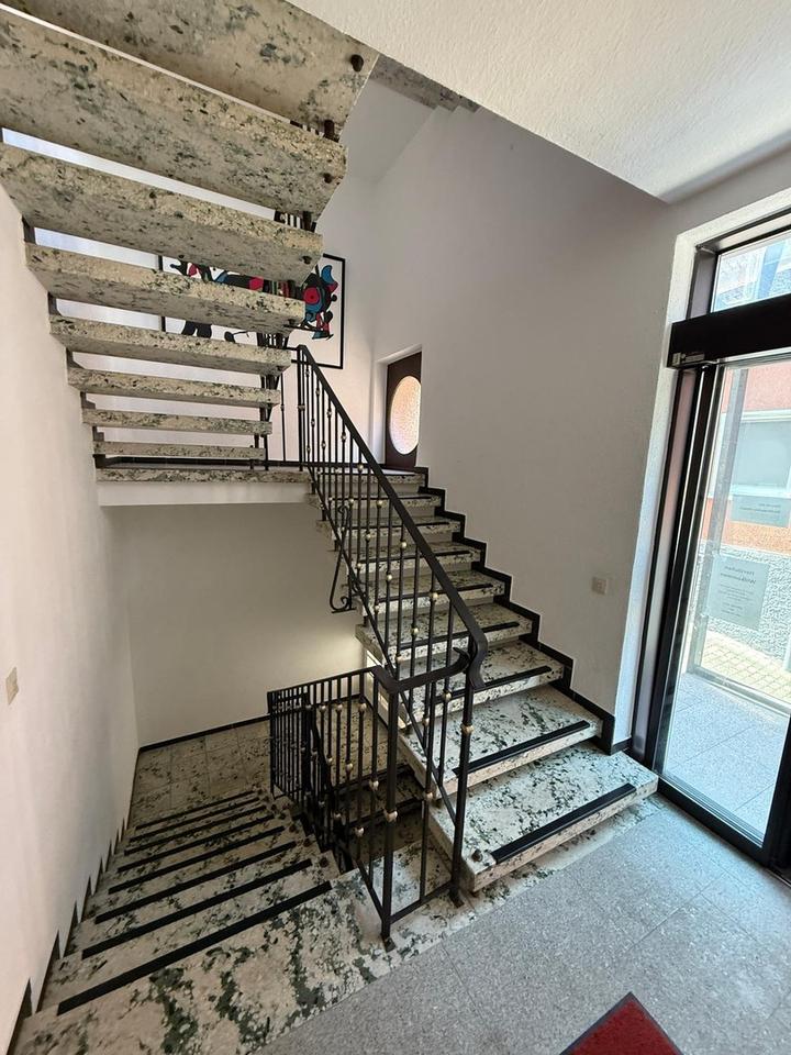 Große 2,5 Zimmer Wohnung mit riesigem Wohnzimmer – Bild 5