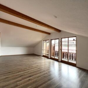 Ruhig gelegene 2 Zimmer Dachgeschosswohnung zu verkaufen