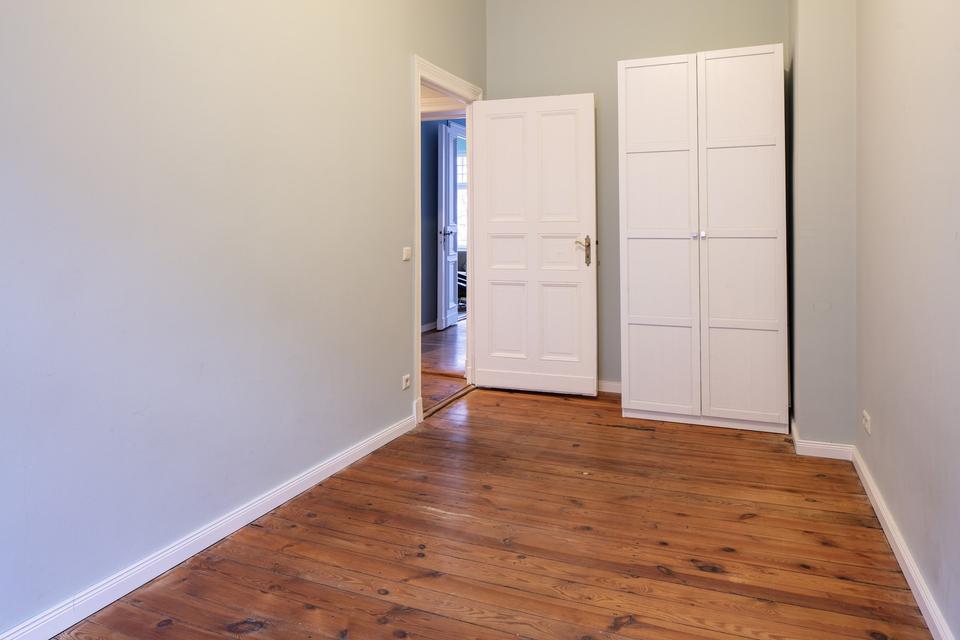 Bezugsfreie sonnige, top-sanierte 3-Zi-Altbauwhg mit Erker beim Lausitzer Platz – Bild 9