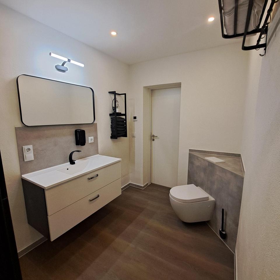 Zweifamilienhaus mit 2 Wohnungen PV-Anlage Wärmepumpe – Bild 10