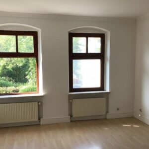 Altbauwohnung mit hellen Räumen & Balkon